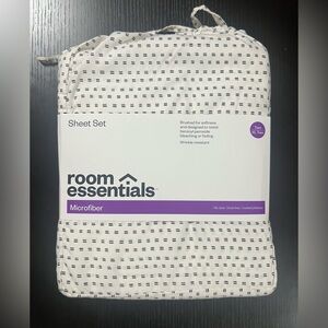 Room Essentials Microfiber Sheet Set - Twin/ Twin XL White with Black Dots